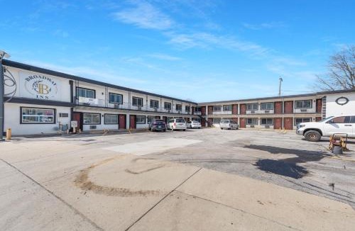 Council Bluffs Hotel | Broadway Inn