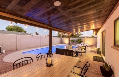 Broadway Palms House | Broadway Palms Family Retreat
