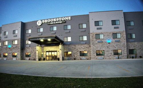 Fort Dodge Hotel | Brookstone Inn & Suites