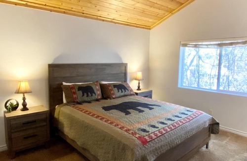 Sugarloaf House | Brown Bear Lodge