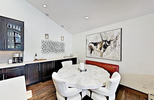 Avon Apartment | Buck Creek C203