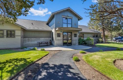 Redmond House | Bucks Hollow