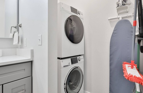 Soulard Apartment | Bud Brewery + Eats | Pool & Gym | Zencity