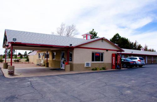Colby Hotel | Budget Inn & Suites Colby