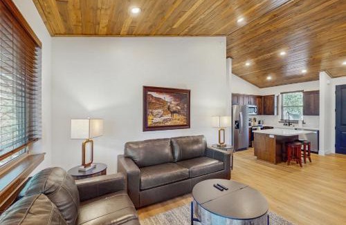 Torreon House | Buffalo Ridge Retreat