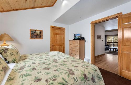 Fall River Estates Apartment | Bugle Pointe A03 by Estes Park Condos