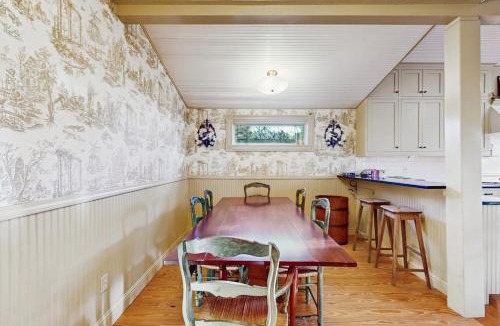 Hailey House | Bullion Bird House