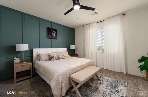 Greenacres House | Business Travel Ready New 3BR Near Airport
