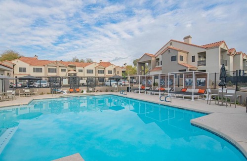 North Scottsdale Apartment | By Mayo Clinic & Desert Ridge Serene Remodeled EnSuite