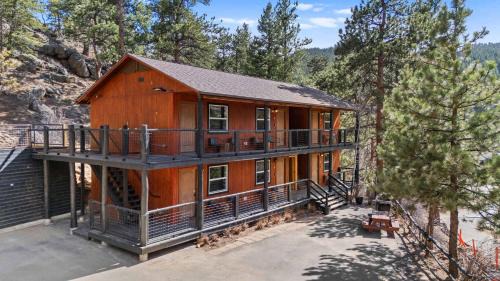 Estes Park Apartment | Cabin 19- King Studio Gorgeous views Hotel Style