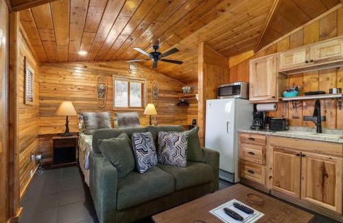 Estes Park House | Cabin 7- Studio Cabin Heated Floors 5 Min to RMNP