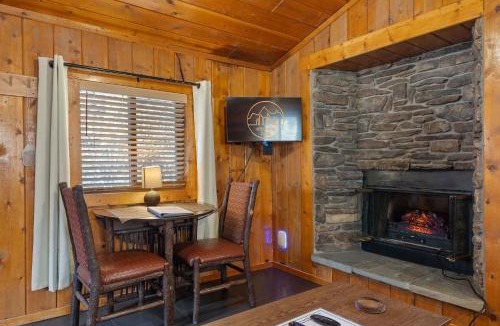 Estes Park House | Cabin 7- Studio Cabin Heated Floors 5 Min to RMNP