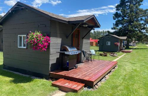 Rapid City Hotel | Cabin 8 at Horse Creek Resort