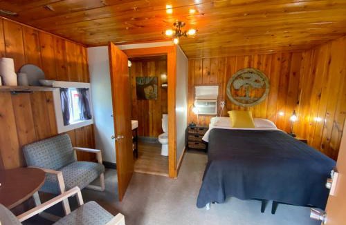 Rapid City Hotel | Cabin 8 at Horse Creek Resort