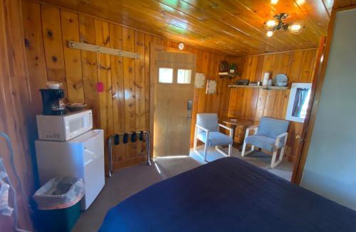 Rapid City Hotel | Cabin 8 at Horse Creek Resort