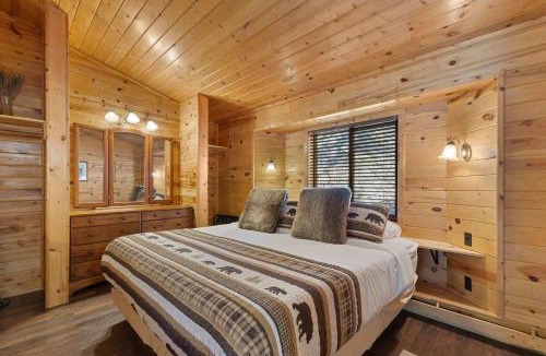 Estes Park House | Cabin 8-Cozy King Loft Cabin 5 Min to RMNP