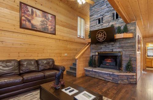 Estes Park House | Cabin 9- Spacious cabin- 4 King beds- 2 baths