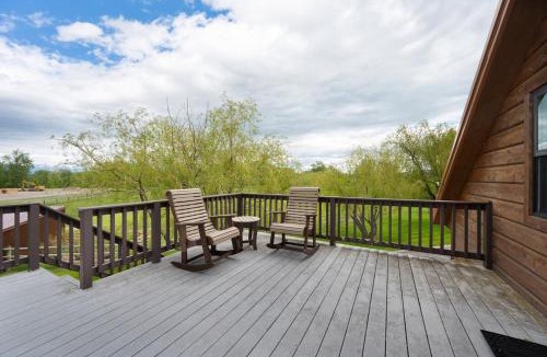 Bozeman Apartment | Cabin on Horse, Donkey and Cow Farm