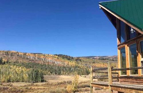 Walden House | Cabin Rental for Large Groups Ideal for Colorado Glamping