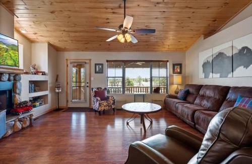 Heber House | Cabin with Wild Horses, Fireplace, Dog Friendly & StarLink