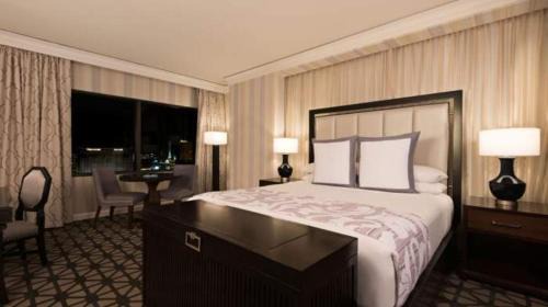 Las Vegas Strip Hotel | Caesars Palace Las Vegas by Suiteness