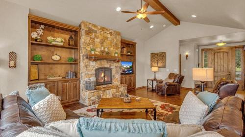 Sunriver House | Caldera Cabin 6