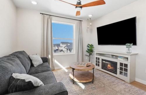 Caldwell House | Caldwell Cliff Swallow Guest House