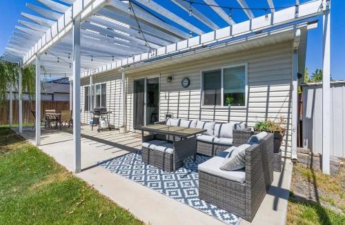 Caldwell House | Caldwell Lux Getaway! Large Family Friendly Home