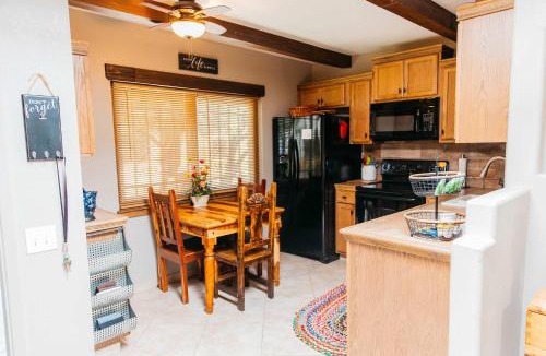 Green Valley House | Calle Condo