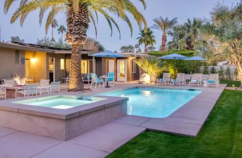 Palm Springs House | Canary Palms