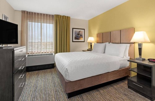 Sioux Falls Hotel | Candlewood Suites Sioux Falls, an IHG Hotel