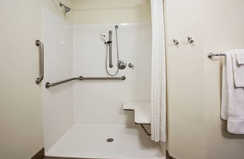 Sioux Falls Hotel | Candlewood Suites Sioux Falls, an IHG Hotel