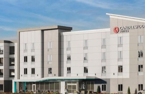 Oakdale Hotel | Candlewood Suites Coralville - Iowa City by IHG