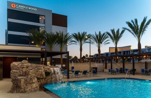 Las Vegas Hotel | Candlewood Suites - Las Vegas - E Tropicana by IHG
