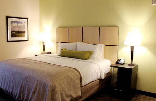 Sioux City Hotel | Candlewood Suites Sioux City - Southern Hills by IHG