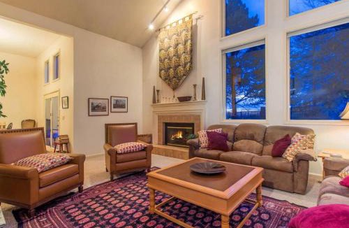 Cottonwood Heights Apartment | Canyon Racquet Club A-2