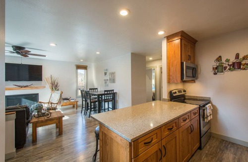 South Snyderville Basin Condo | Canyons View 20: 2 bedroom 2 bath nicely updated condo