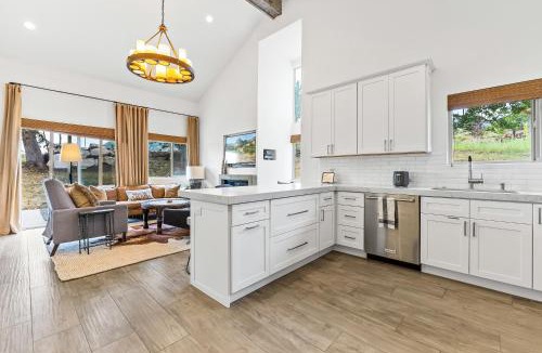 Park City House | Canyons Village walk to Cabriolet Ski Lift, Gourmet Kitchen, Sleeps 7