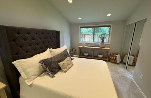 Bothell Apartment | Careys Refuge Spacious Family Friendly Retreat