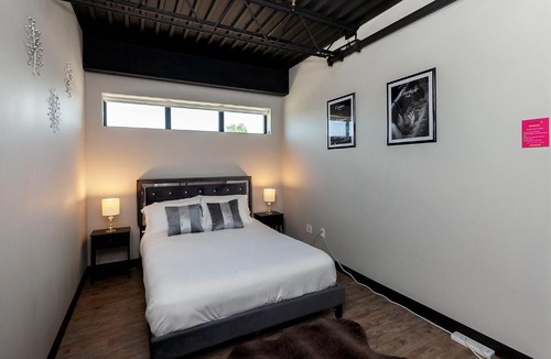 Downtown Des Moines Apartment | Cartier-Lux DT Unit-Skyline Views
