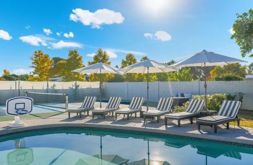 Buenavante House | Casa Brivada with Heated Pool Spa & Pickleball