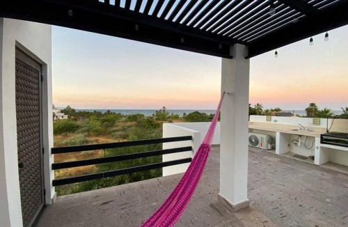 Buenavista House | Casa BV: Beautiful new house short walk from beach