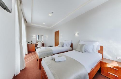 Dobra Voda Hotel | Casa Costa