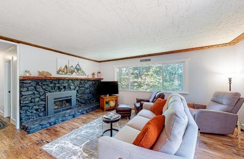 Bass Lake House | Casa de la Montaña