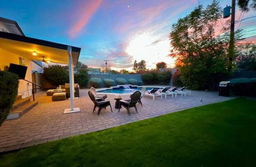 Peters View House | Casa Gia- Quiet Luxury Biltmore Area - Heated Pool