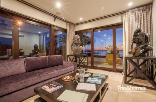 La Paz Apartment | Casa Marvela at Playa de La Paz - 3 Br Beach front Villa