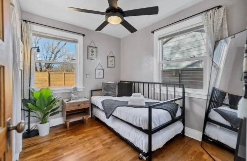 Central Colorado Springs House | Casa Mosaic Executive Rental 3bedroom Smart TV