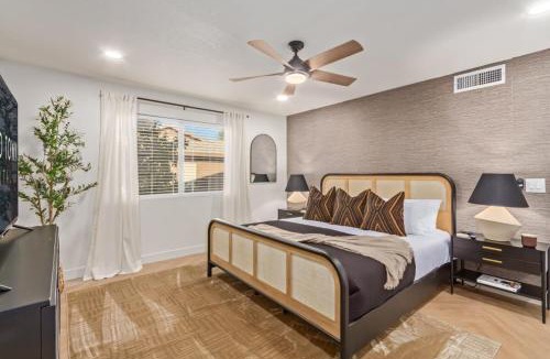 Tami Estates House | Casa Paradiso with Private Pool Firepit & Putting Green