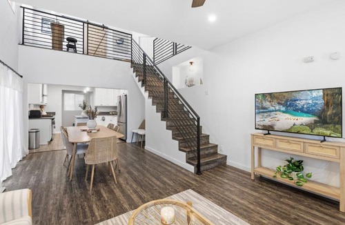 East Village House | Casa Playa Long Beach
