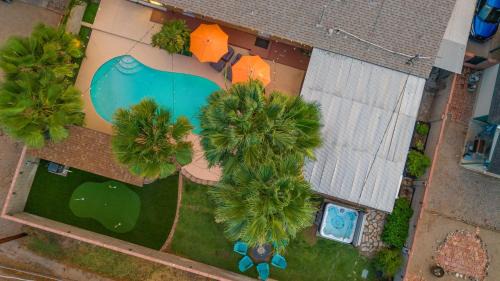 Tucson House | Casa Serena Pool Spa Putting Green & Yoga Room